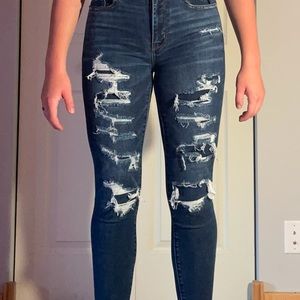 Size:2 American Eagle Ripped High Waisted Jeans